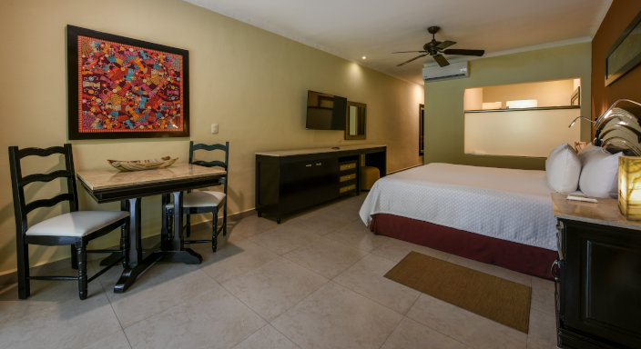 Premier Swim Up Junior Suite