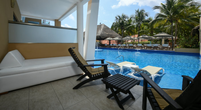 Premium Swim Up Junior Suite